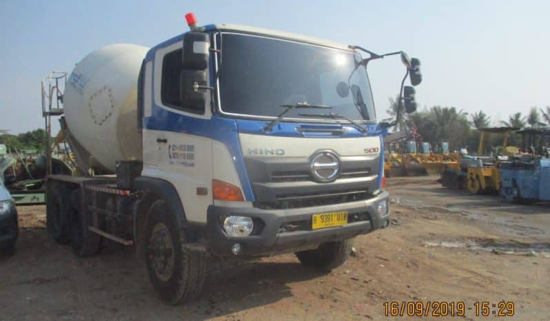 Mixer Hino 7 Kubik full